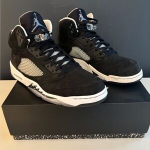 Nike Air Jordan 5 Retro. Size 16. Black/White (Oreo). Excellent used condition.